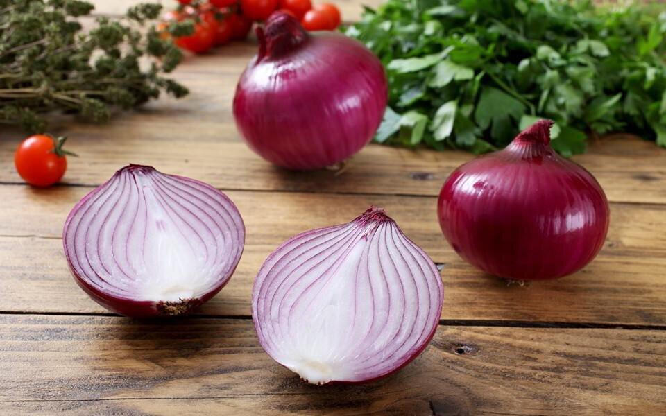 How to cut an onion without tears