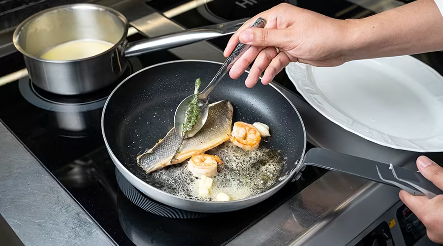 How to sear fish properly: the secret to a crisp outside and a juicy center.
