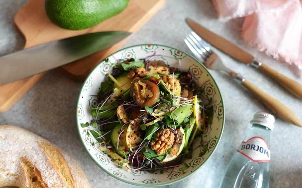 Spinach salad