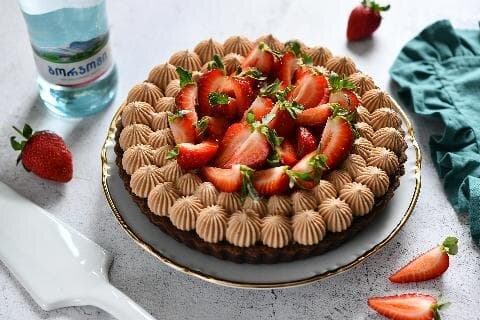 Chocolate and strawberry tart