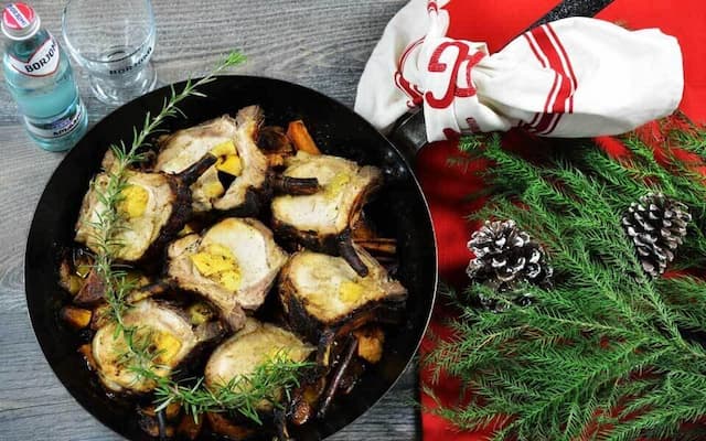 Pork ribs with Christmas seasoning 